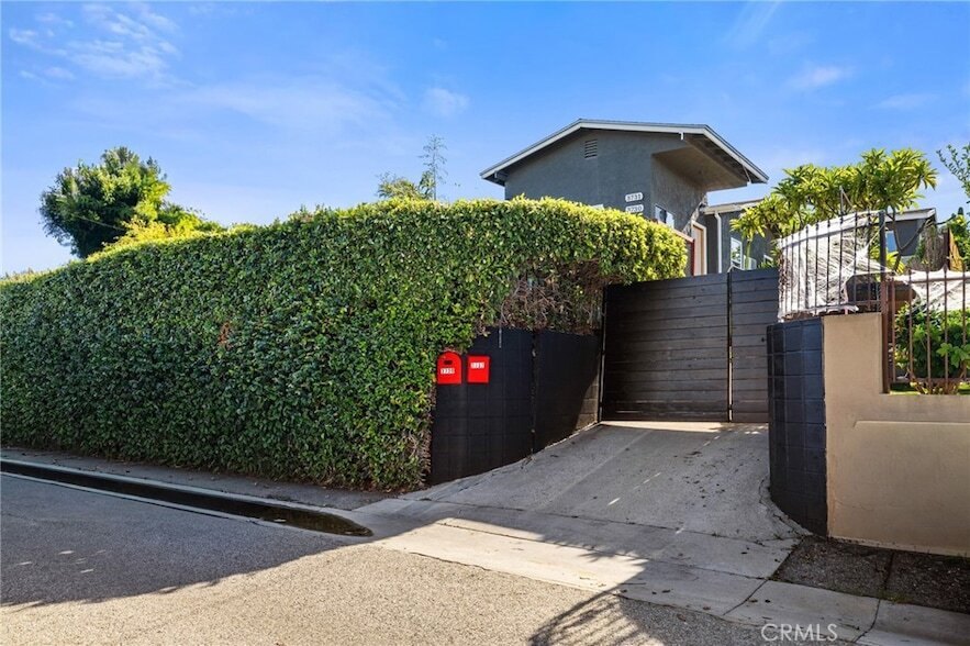 3732 Dwiggins St in Los Angeles, CA - Building Photo