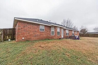 720 Michael Ct in Centerton, AR - Building Photo - Building Photo