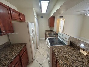 4537 Treehouse Ln in Tamarac, FL - Building Photo - Building Photo