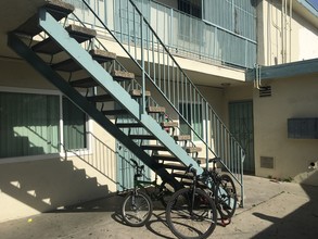 1550 W Summit St in Long Beach, CA - Building Photo - Other