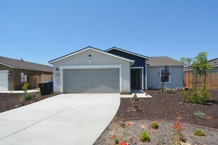 8911 Tristania Pl in Bakersfield, CA - Building Photo