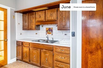 Room in Shared 5 bed/1 bath home, Unit A in Boston, MA - Building Photo - Building Photo