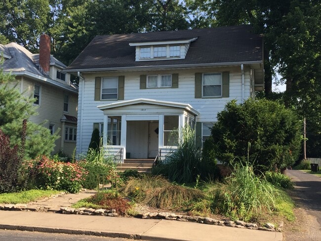 property at 1815 W Bradley Ave