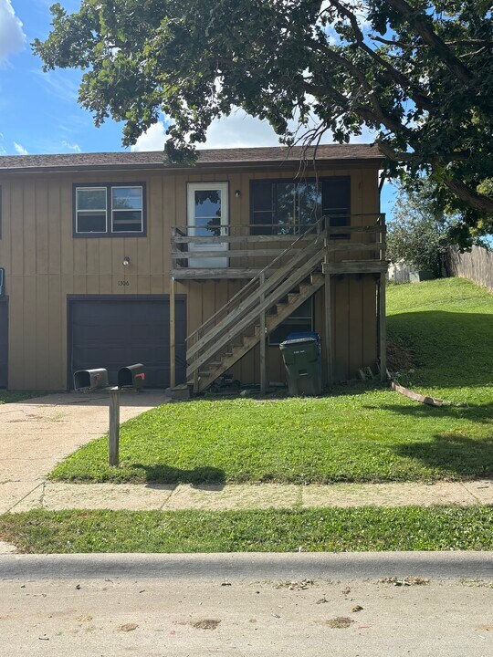 1306 N Zenith Ave in Davenport, IA - Building Photo