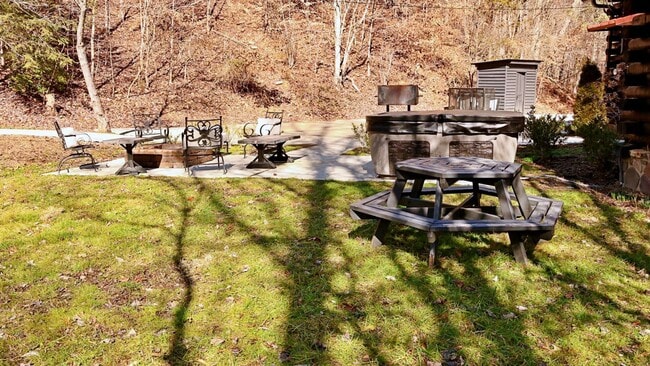 3059 Pittman Center Rd in Sevierville, TN - Building Photo - Building Photo