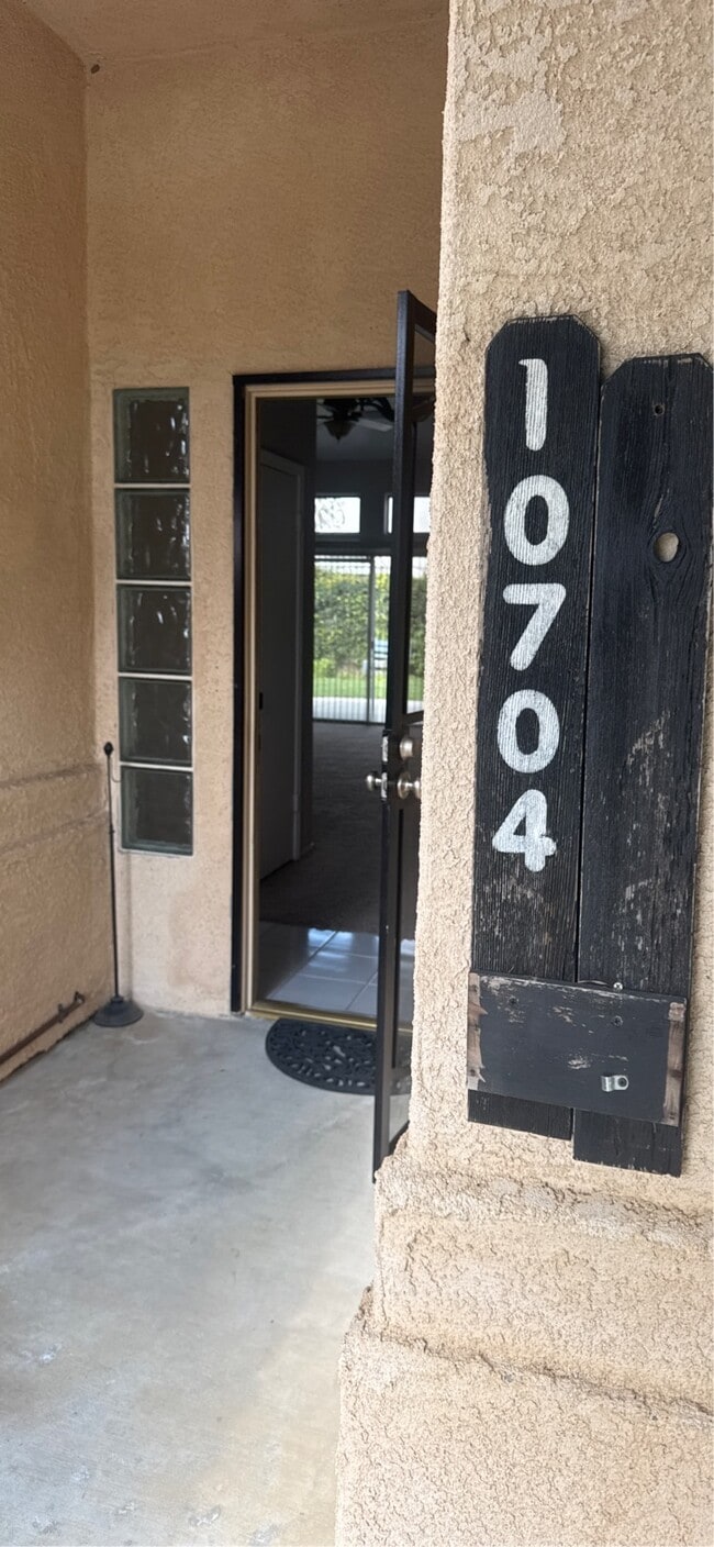 10704 Sunset Canyon Dr in Bakersfield, CA - Building Photo - Building Photo