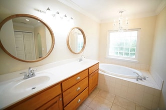 3208 Gallant Fox Trail in Tallahassee, FL - Building Photo - Building Photo