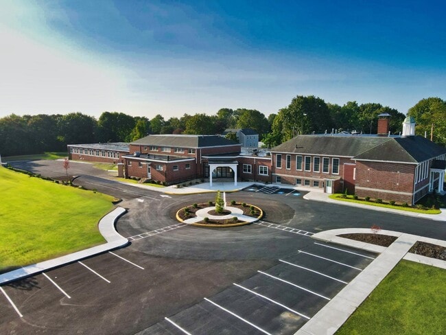 816 Brayton Point Rd in Somerset, MA - Building Photo - Building Photo