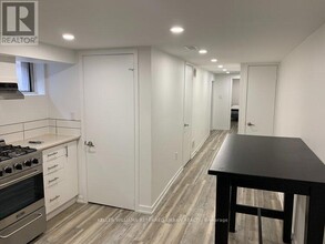 1825 Davenport Rd in Toronto, ON - Building Photo - Building Photo
