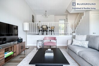 1115 Barbara St, Unit FL1-ID1003 in Redondo Beach, CA - Building Photo - Building Photo