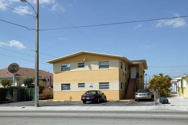 2972 W 8th Ave in Hialeah, FL - Foto de edificio - Building Photo