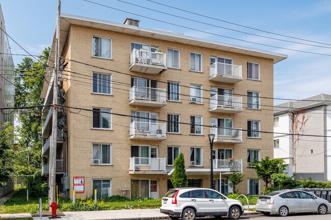 12024 Lachapelle Rue in Montréal, QC - Building Photo - Building Photo