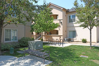 Valley Oak Apartments in Lemoore, CA - Building Photo - Building Photo