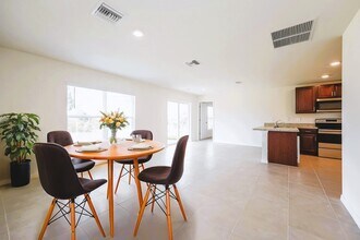 3020 64th St W in Lehigh Acres, FL - Building Photo - Building Photo