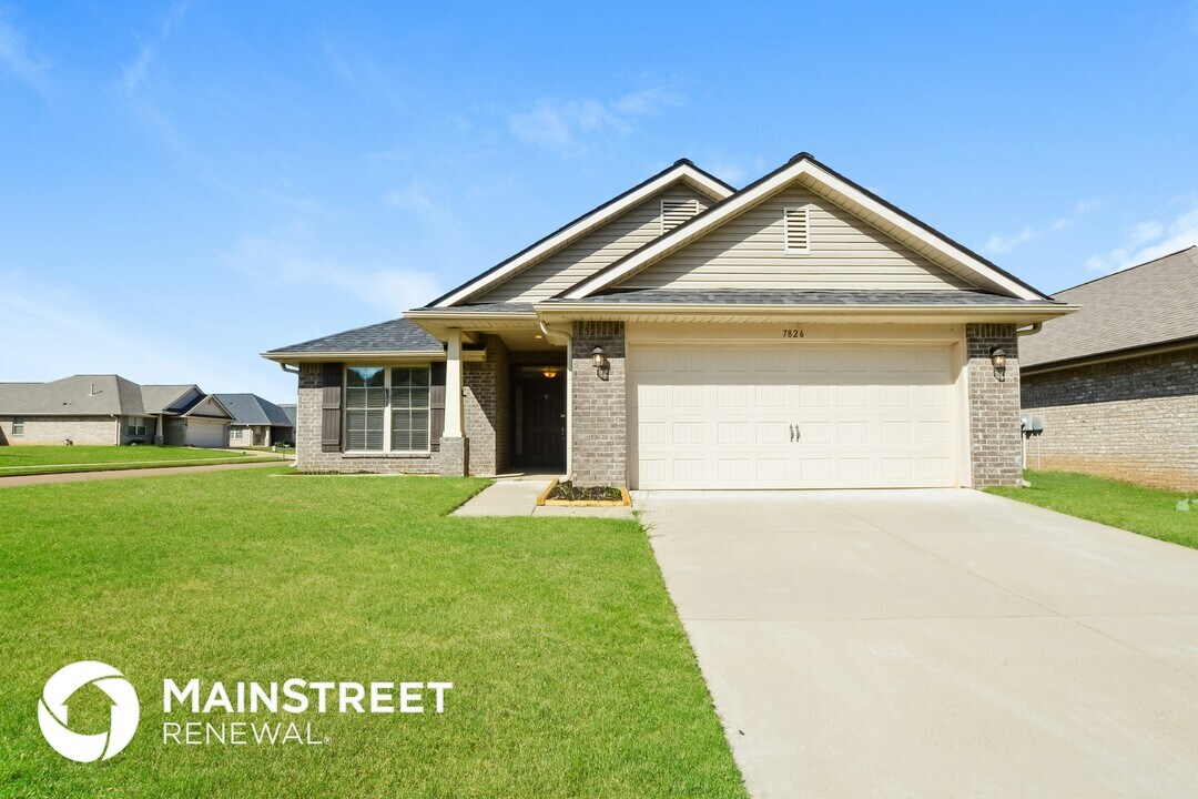 7826 Ferndale Dr in Olive Branch, MS - Building Photo