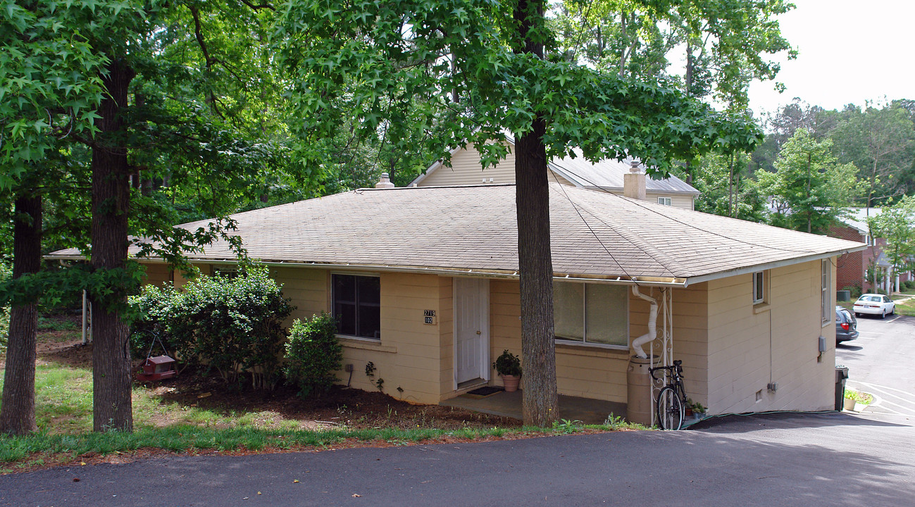 2717-2719 Avent Ferry Rd in Raleigh, NC - Building Photo