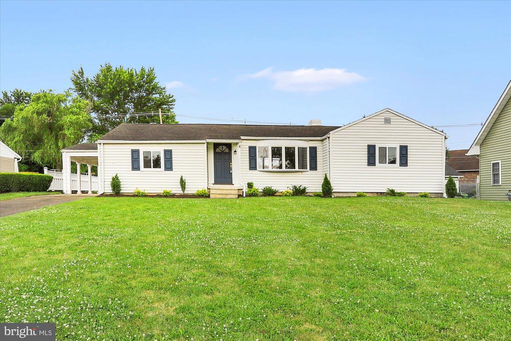 1152 Stanley Ave in Chambersburg, PA - Building Photo