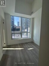 110 Broadway Ave in Toronto, ON - Building Photo - Building Photo