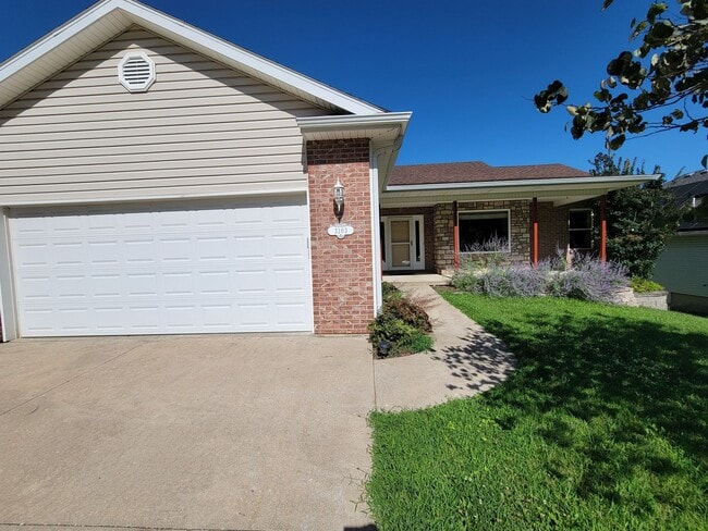 property at 3103 Woods Crossing Dr