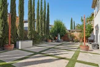 2070 Katnich Ln in Lodi, CA - Building Photo - Building Photo