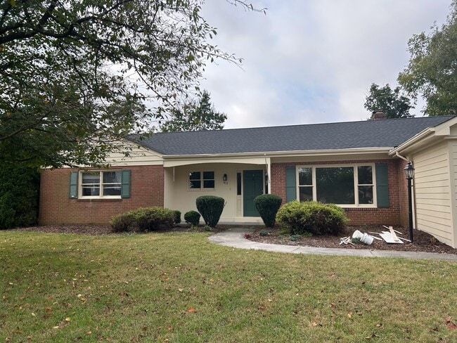 property at 413 Briarmont Dr