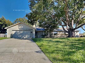 2301 Beechwood Ct in Plant City, FL - Building Photo