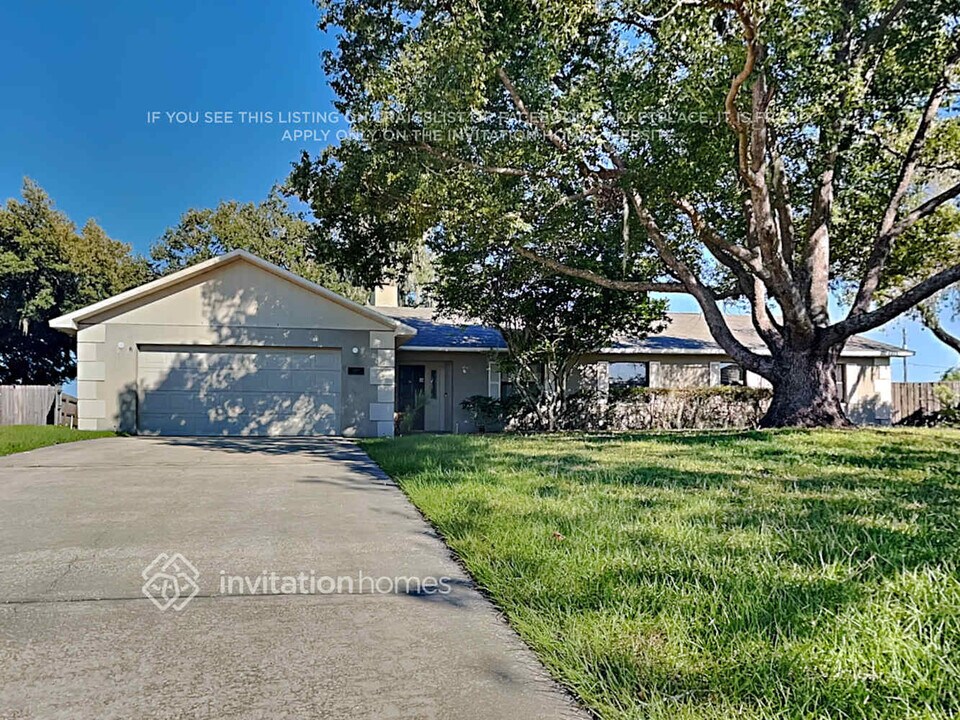 2301 Beechwood Ct in Plant City, FL - Building Photo