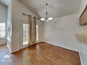 1107 Peach Tree Cove in Round Rock, TX - Foto de edificio - Building Photo