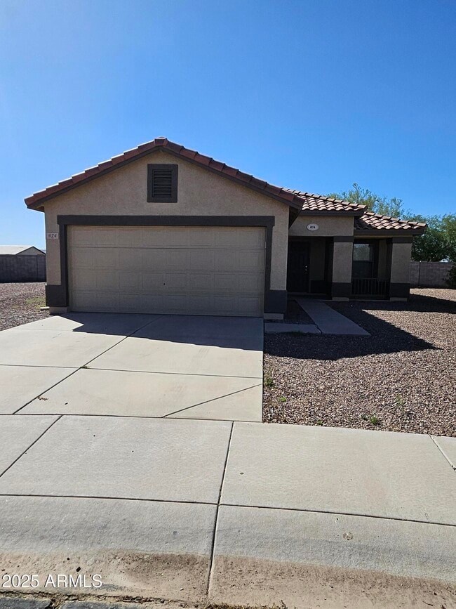 property at 674 W Kingman Loop