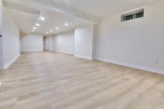 2 Lytton Blvd in Richmond Hill, ON - Building Photo - Building Photo