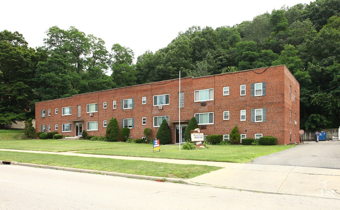 Hillside Manor Apartments in Euclid, OH - Foto de edificio