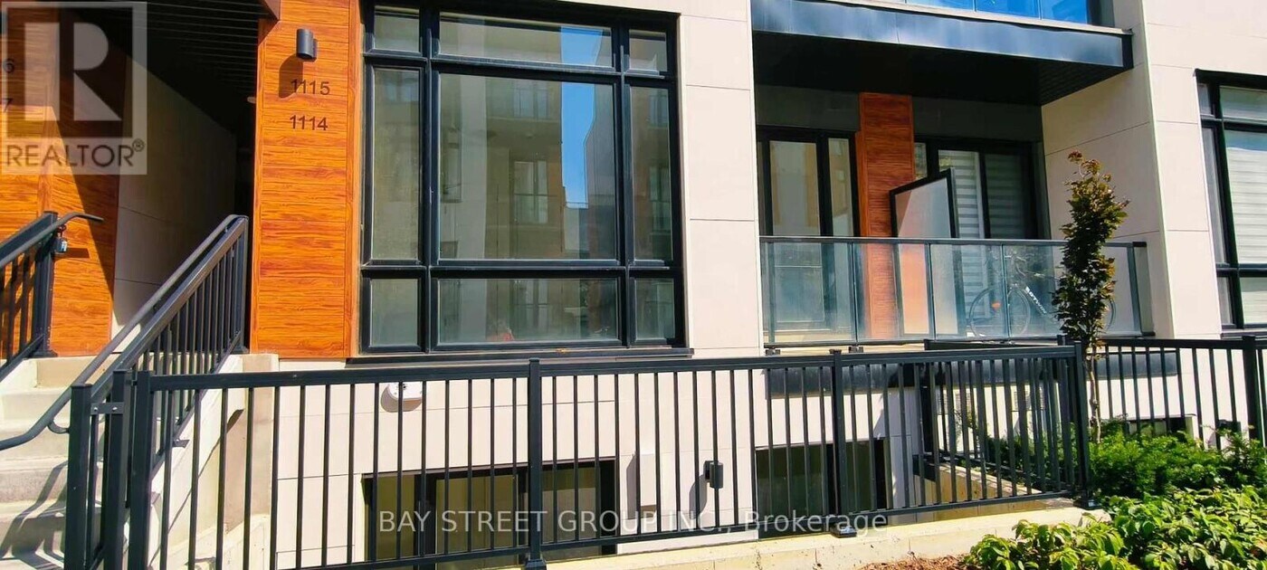 12 David Eyer Rd in Richmond Hill, ON - Building Photo