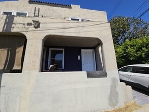 4239 W 25th St in Los Angeles, CA - Foto de edificio - Building Photo