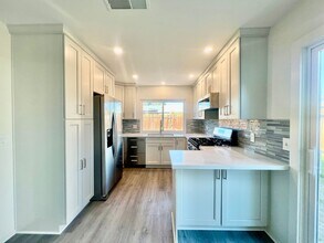 906 Arroyo Vista Dr in Palm Springs, CA - Building Photo - Building Photo