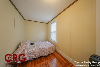 23 Indiana Ter, Unit 1 in Newton, MA - Foto de edificio - Building Photo
