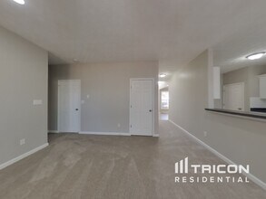 1027 Maple Leaf Dr in Mcdonough, GA - Building Photo - Building Photo