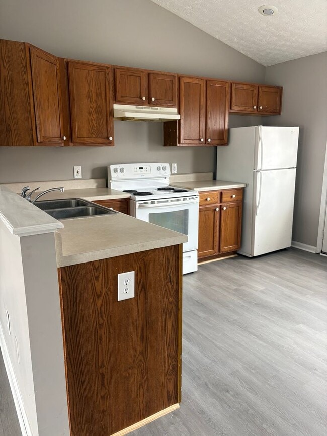 109 Quail Ridge Cir in Glasgow, KY - Building Photo - Building Photo