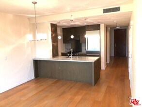 1705 Ocean Ave in Santa Monica, CA - Building Photo - Building Photo