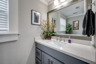 5205 Irvington Blvd in Houston, TX - Building Photo - Building Photo