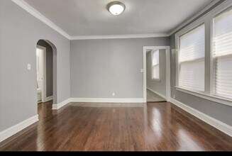 7923 S Clyde Ave, Unit Clyde SS 2 in Chicago, IL - Building Photo - Building Photo