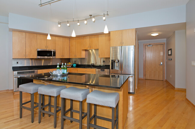 408 N 1st St in Minneapolis, MN - Building Photo - Building Photo