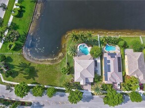 14300 NW 16th St in Pembroke Pines, FL - Building Photo - Building Photo