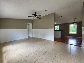 10124 NW 17th Ave in Ocala, FL - Building Photo - Building Photo