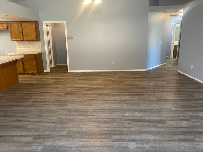 property at 1025 S Tracy St