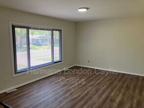 1310 Leisure Dr in Florissant, MO - Building Photo - Building Photo