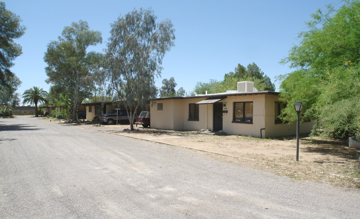 1326-1346 E Blacklidge Dr in Tucson, AZ - Building Photo