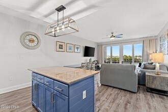 9860 S Thomas Dr in Panama City Beach, FL - Building Photo - Building Photo