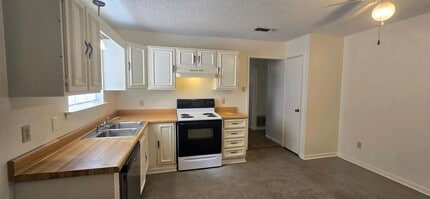 1708 Alpine Rd in Longview, TX - Building Photo - Building Photo