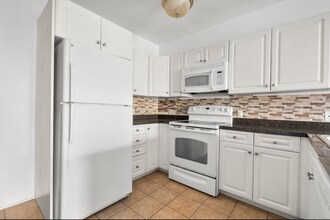 2660 North Ave, Unit 238 in Bridgeport, CT - Foto de edificio - Building Photo