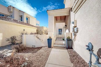 3233 Renaissance Dr SE in Rio Rancho, NM - Building Photo - Building Photo